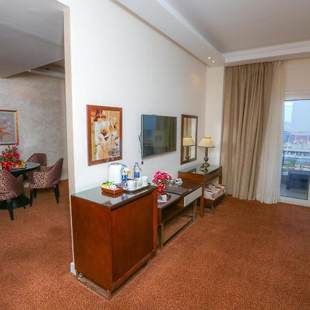 Hotel Tolip El Narges El El Cairo Exterior foto Suite
