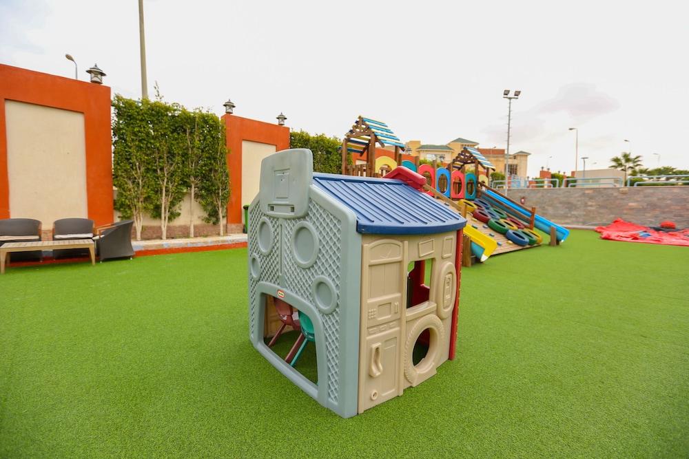 Hotel Tolip El Narges El El Cairo Exterior foto Children's play area