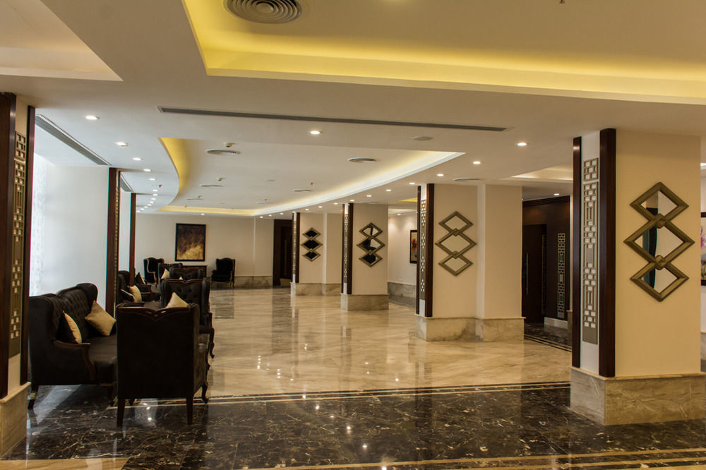Hotel Tolip El Narges El El Cairo Exterior foto The lobby of the hotel