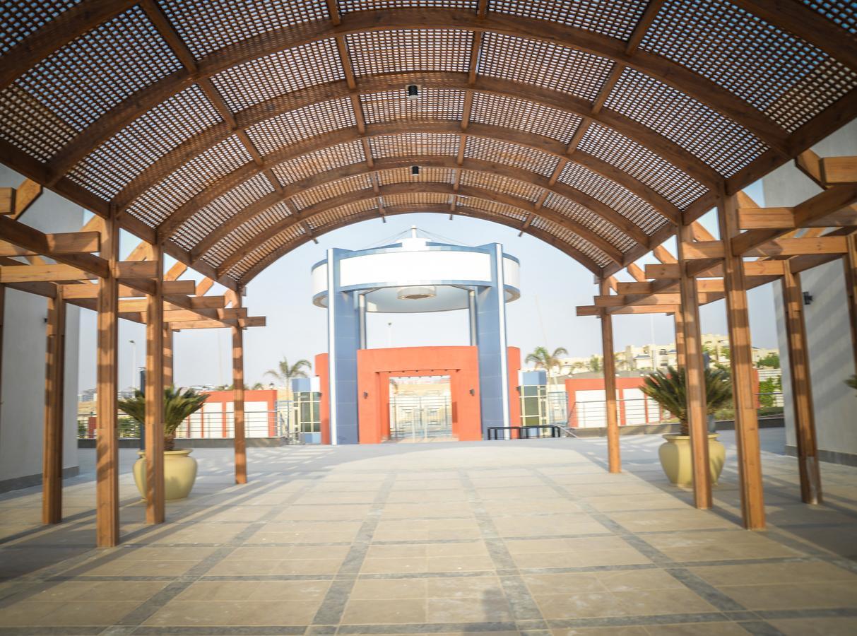 Hotel Tolip El Narges El El Cairo Exterior foto The entrance of the university