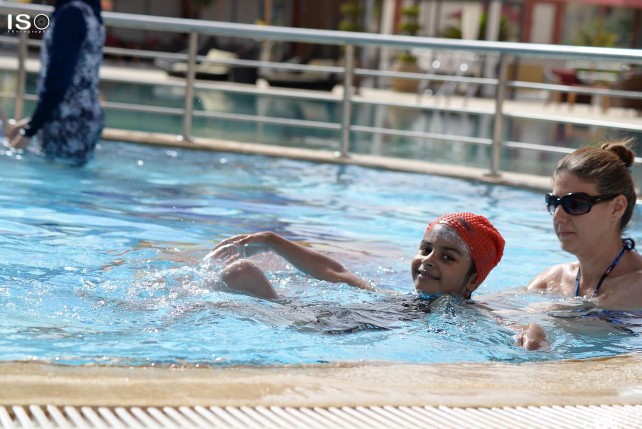 Hotel Tolip El Narges El El Cairo Exterior foto Swimming
